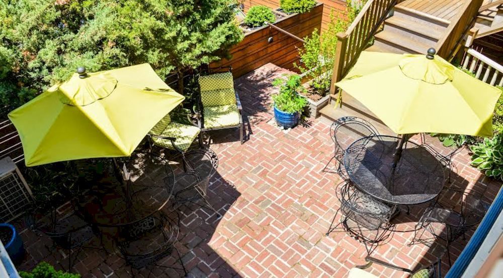 Madison Inn Оук-Блаффс Экстерьер фото
