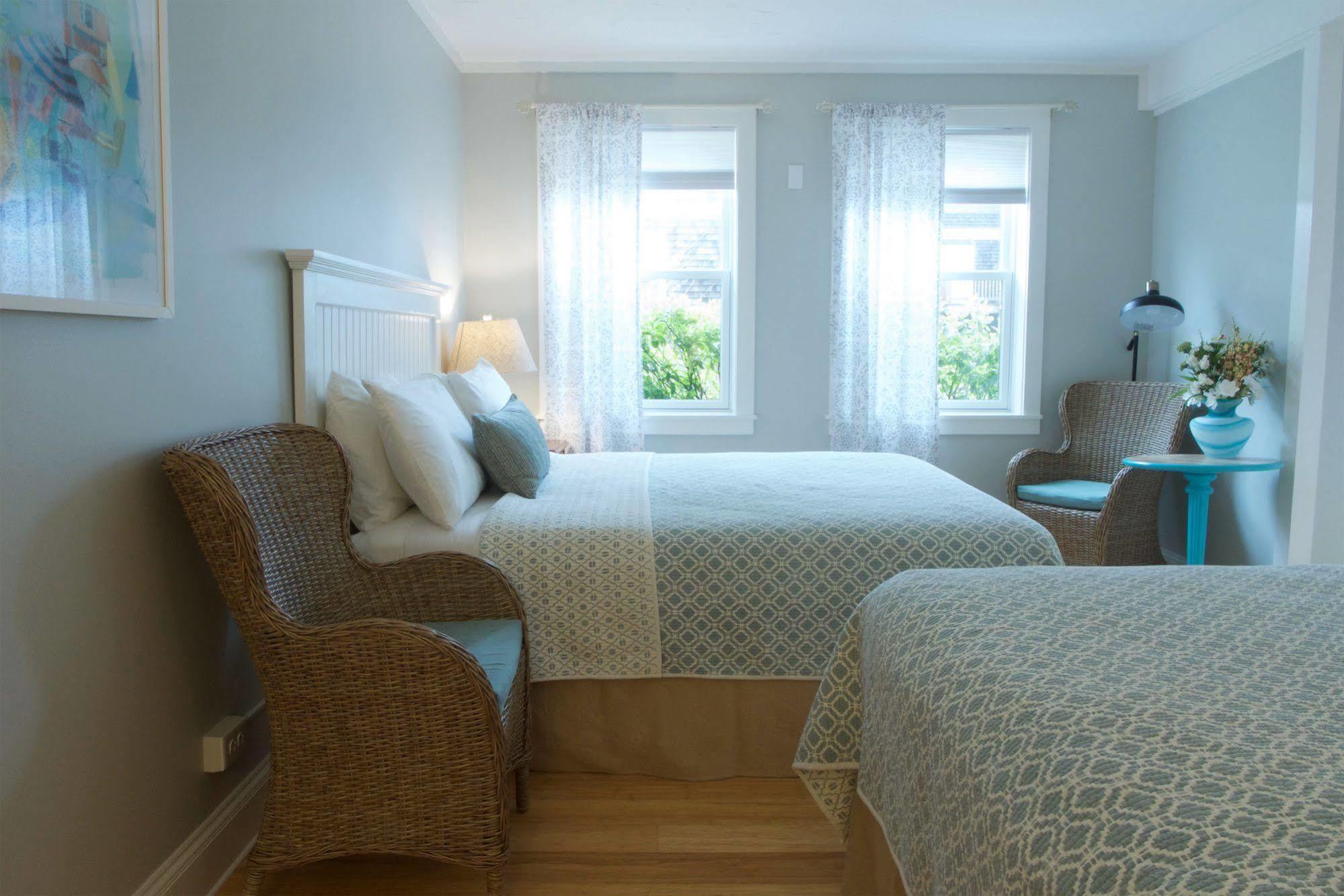 Madison Inn Оук-Блаффс Экстерьер фото